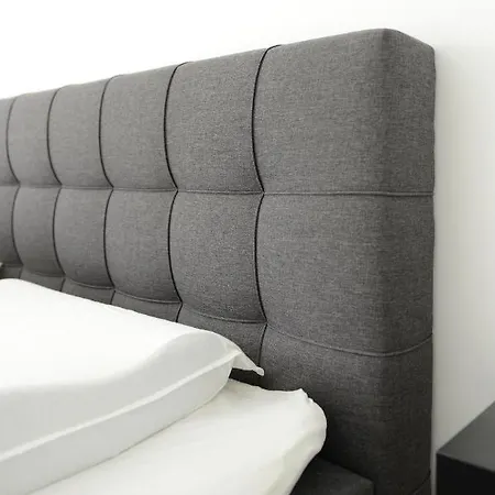 ゲストハウス Robert ユイ